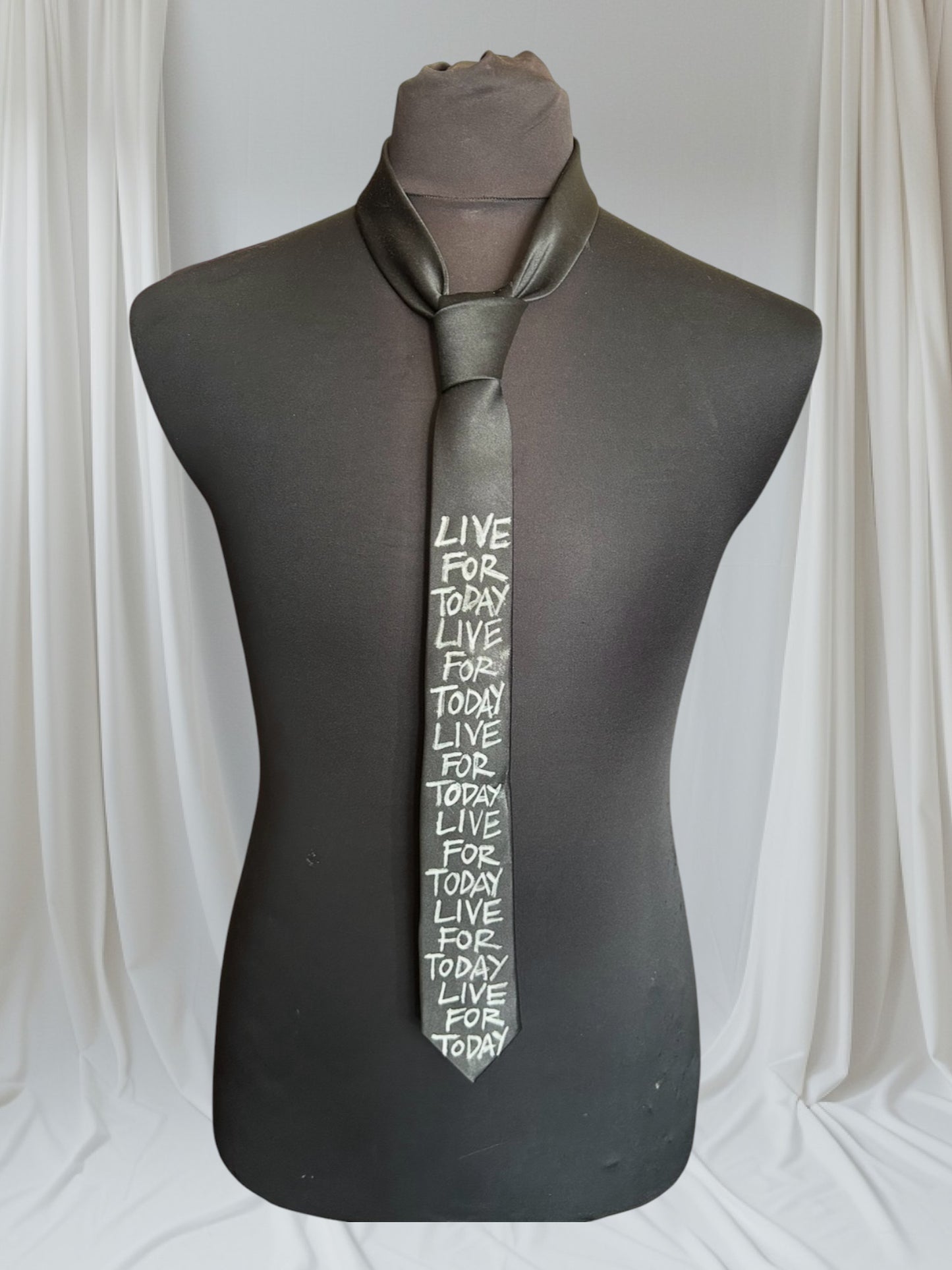 LIVE FOR TODAY Tie