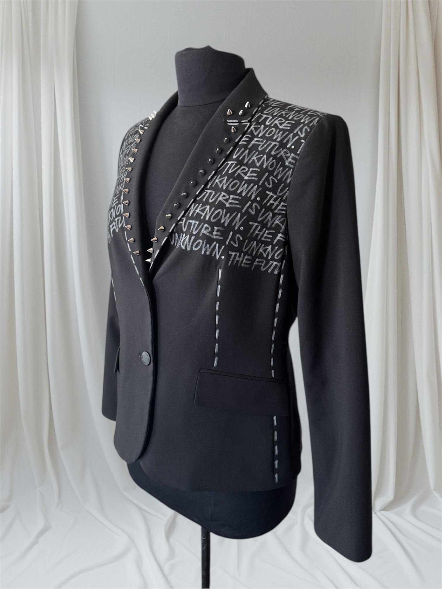 THE FUTURE IS UNKNOWN Size 12 Womens Suit Jacket