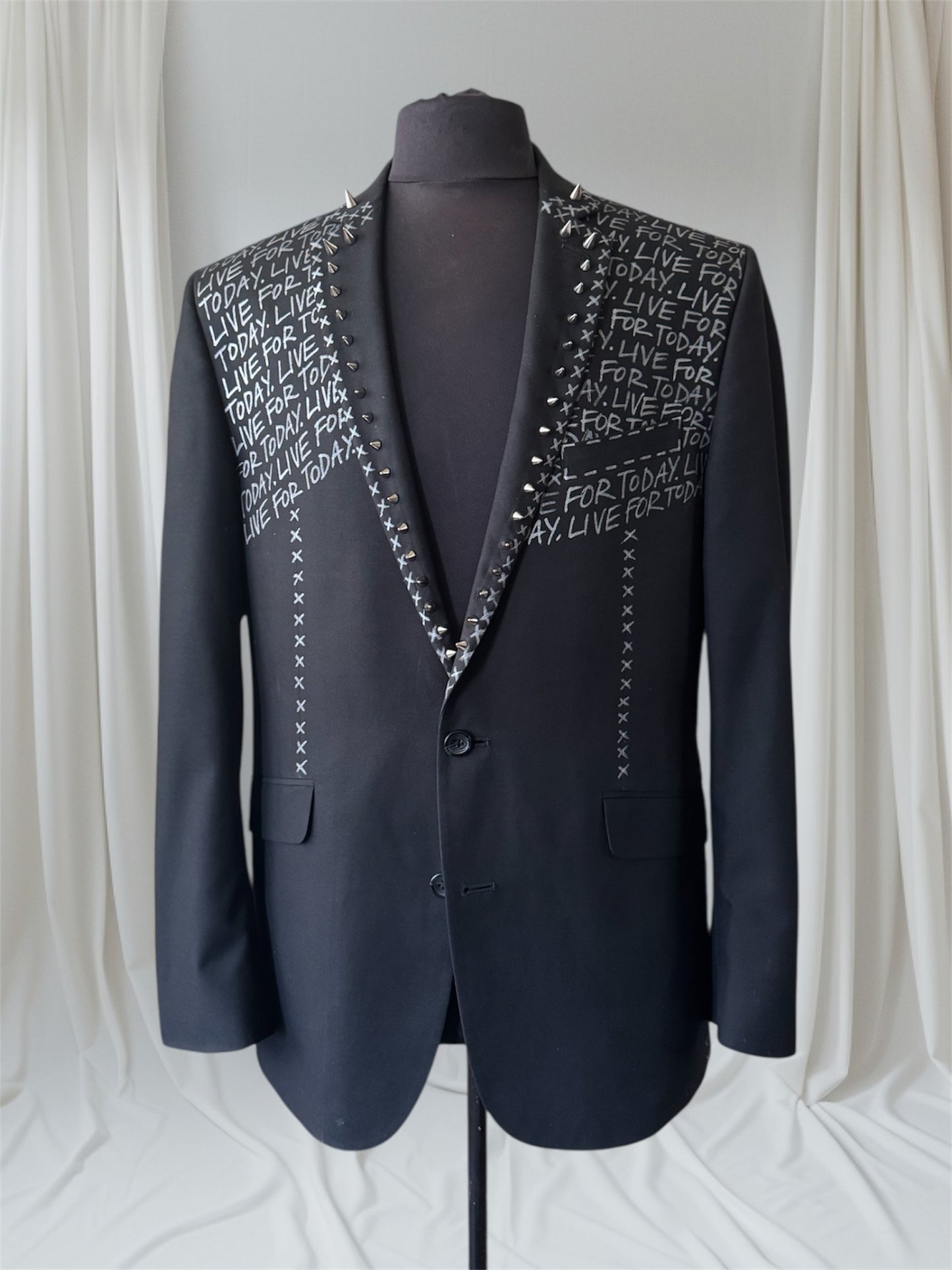 LIVE FOR TODAY, Mens Size 42R Suit Jacket