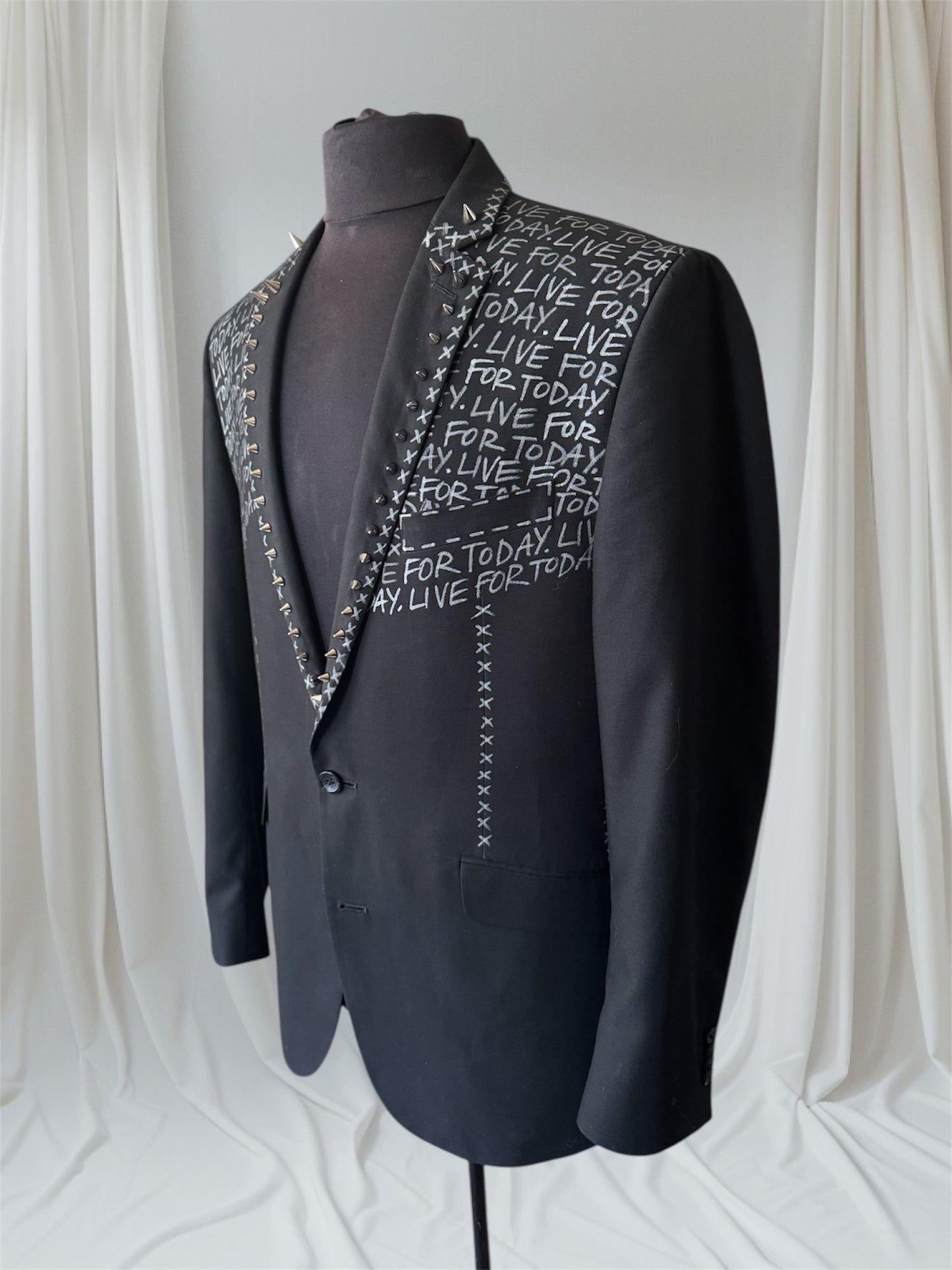 LIVE FOR TODAY, Mens Size 42R Suit Jacket