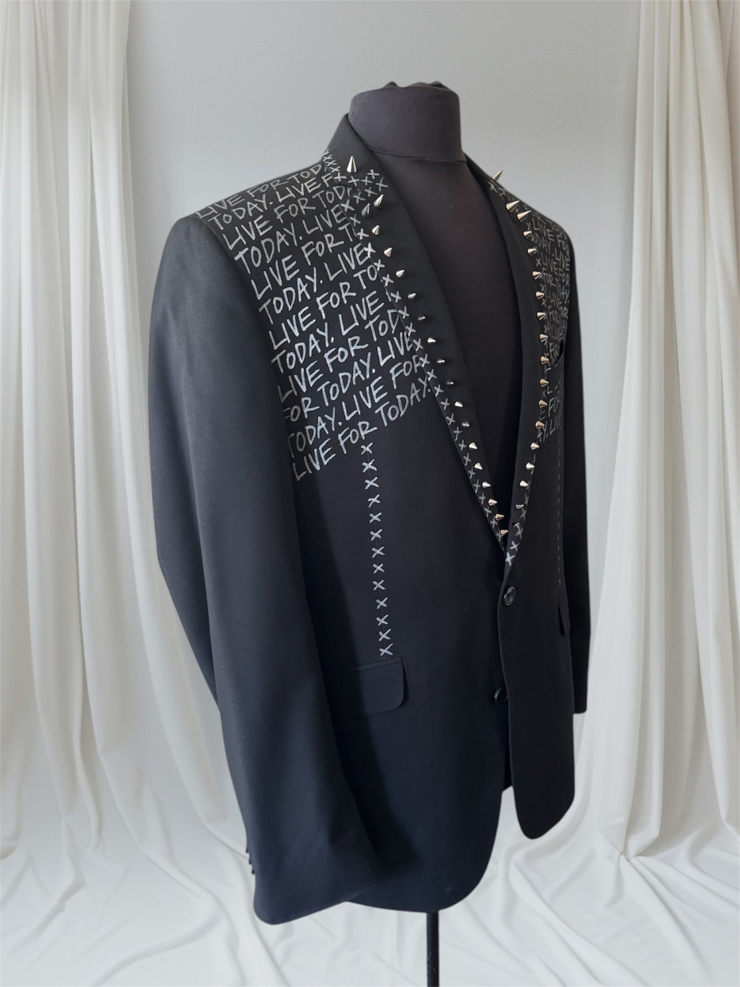 LIVE FOR TODAY, Mens Size 42R Suit Jacket
