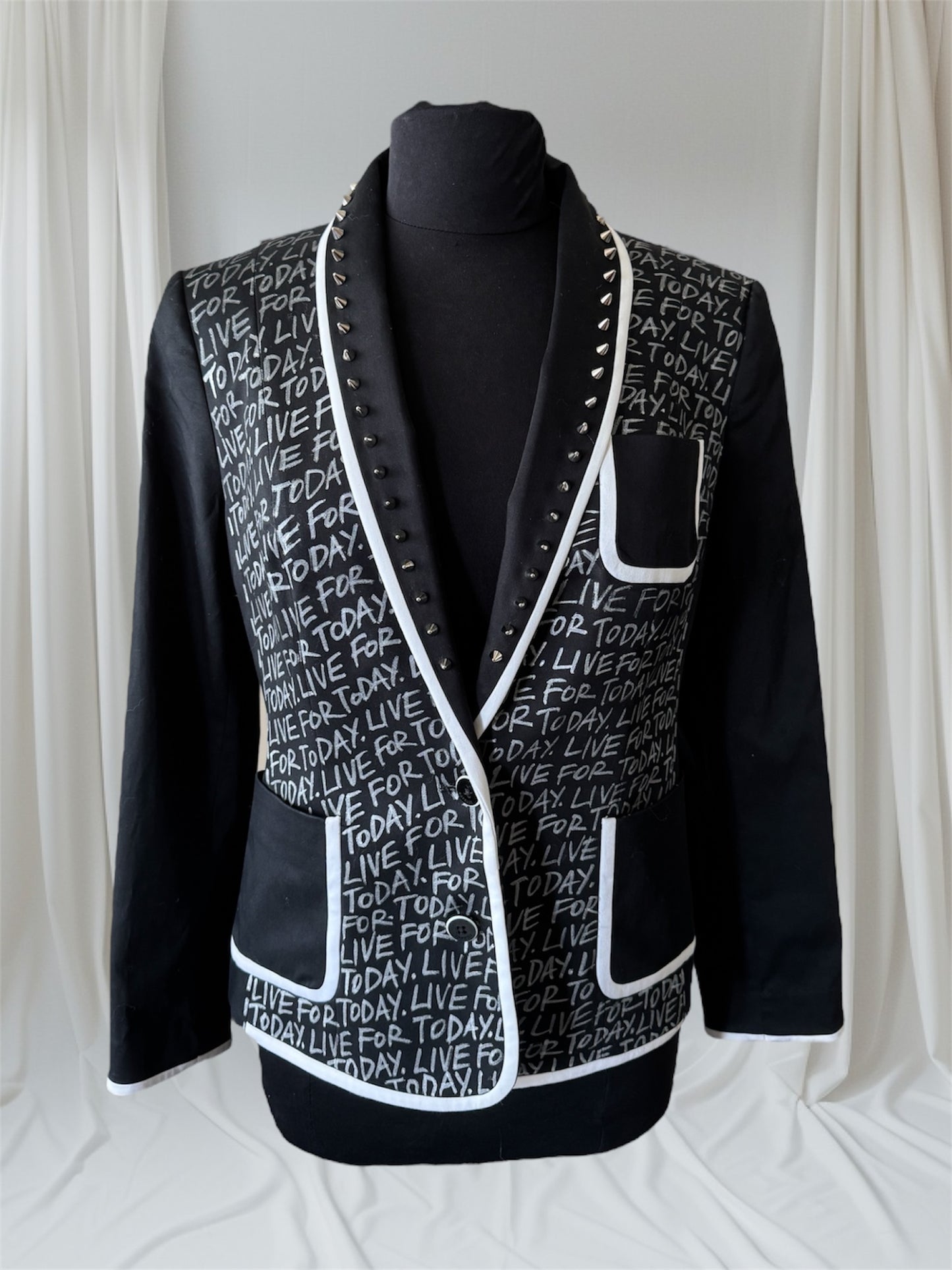 LIVE FOR TODAY Size 10 Womens Suit Jacket