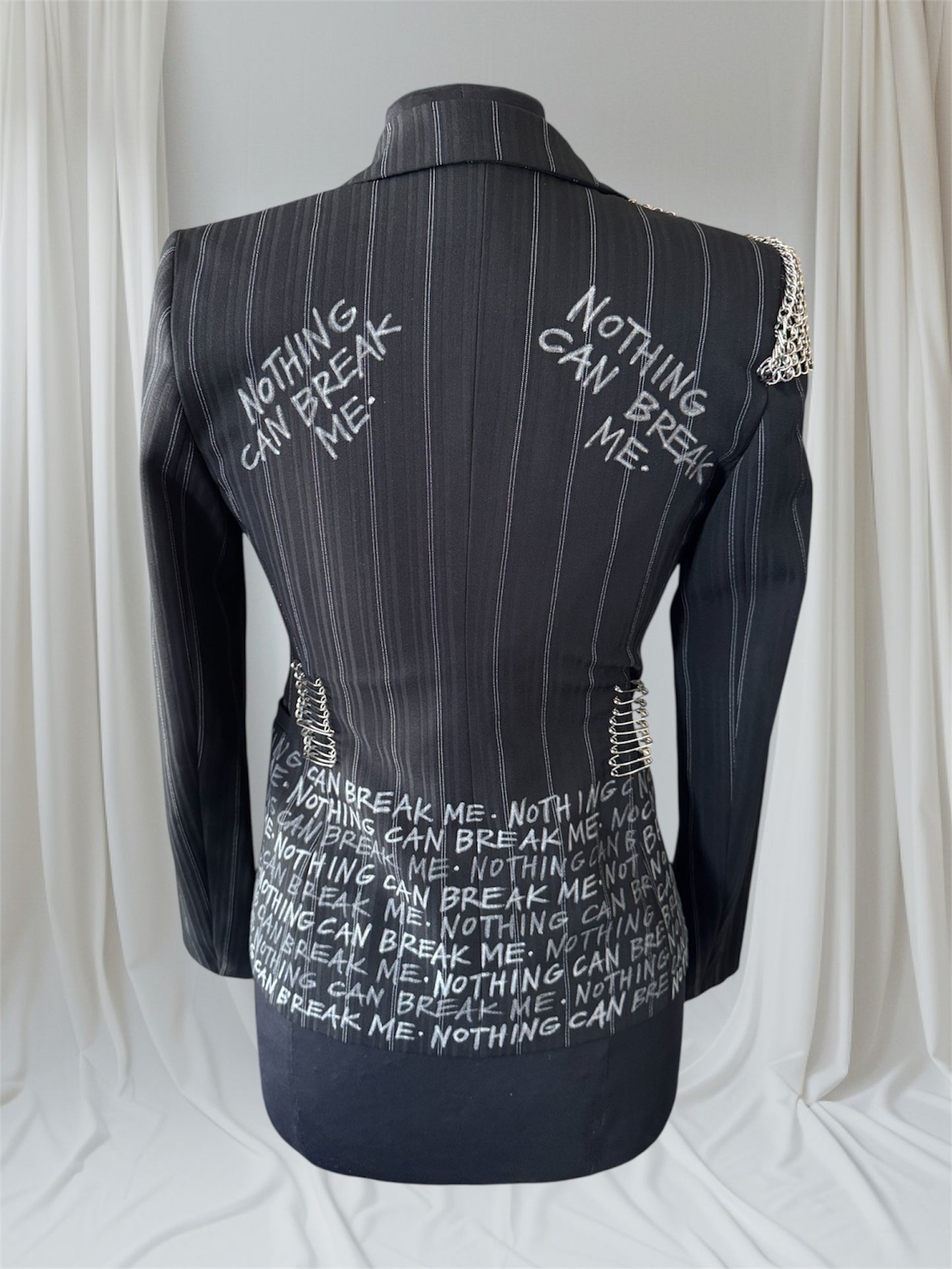 NOTHING CAN BREAK ME Size 4 Women's Suit Jacket