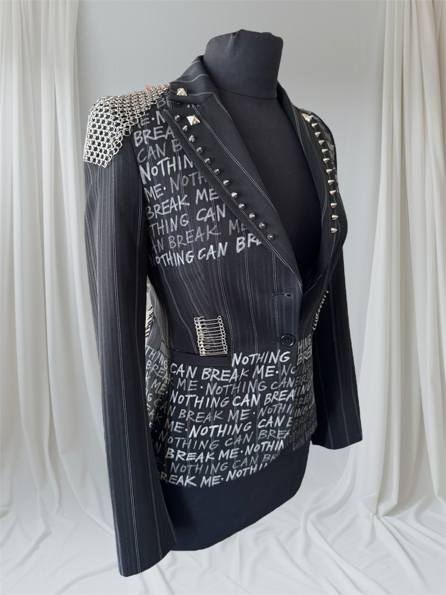 NOTHING CAN BREAK ME Size 4 Women's Suit Jacket