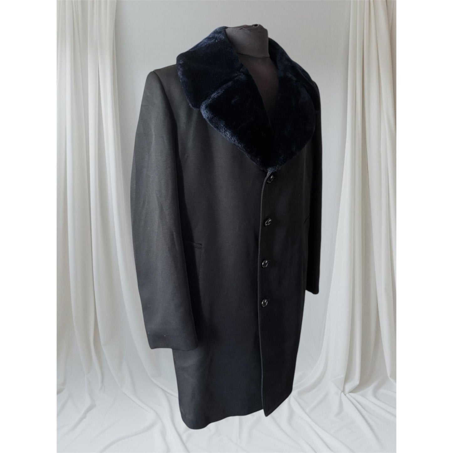 Men's Black London Fog Pea Coat/ Trench Coat with Faux Fur Collar, 42R/ Large