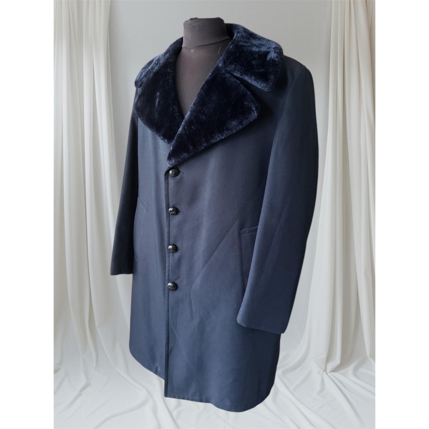 Men's Navy Pea Coat/ Trench Coat with Faux Fur Collar, 44R/ X-Large