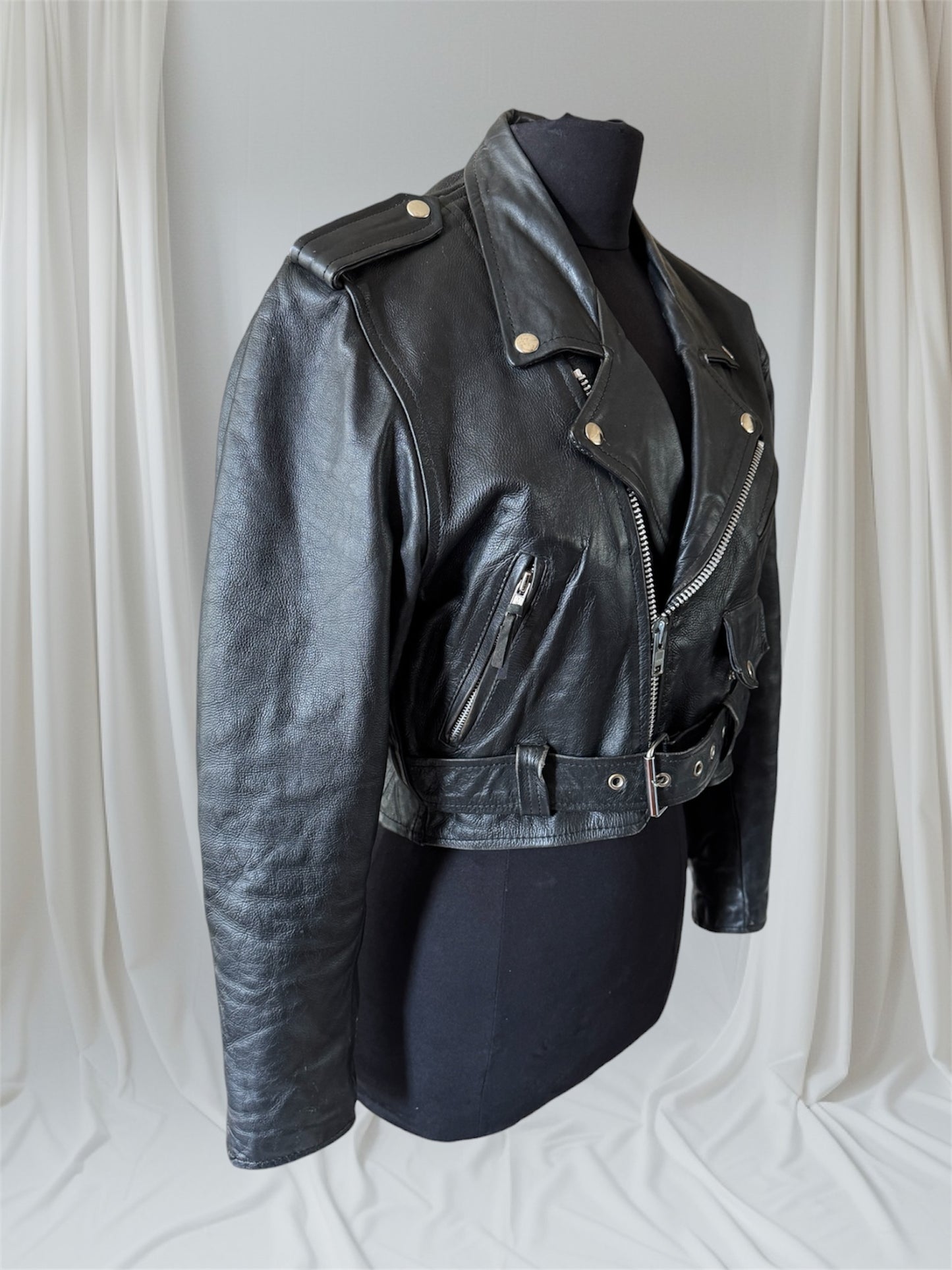 Women's Cropped Vintage Leather Motorcycle Jacket, Medium