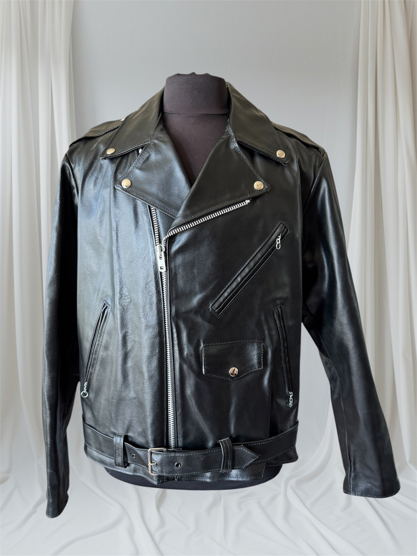 Men's Vintage Black Leather Motorcycle Jacket, XL/ 46T