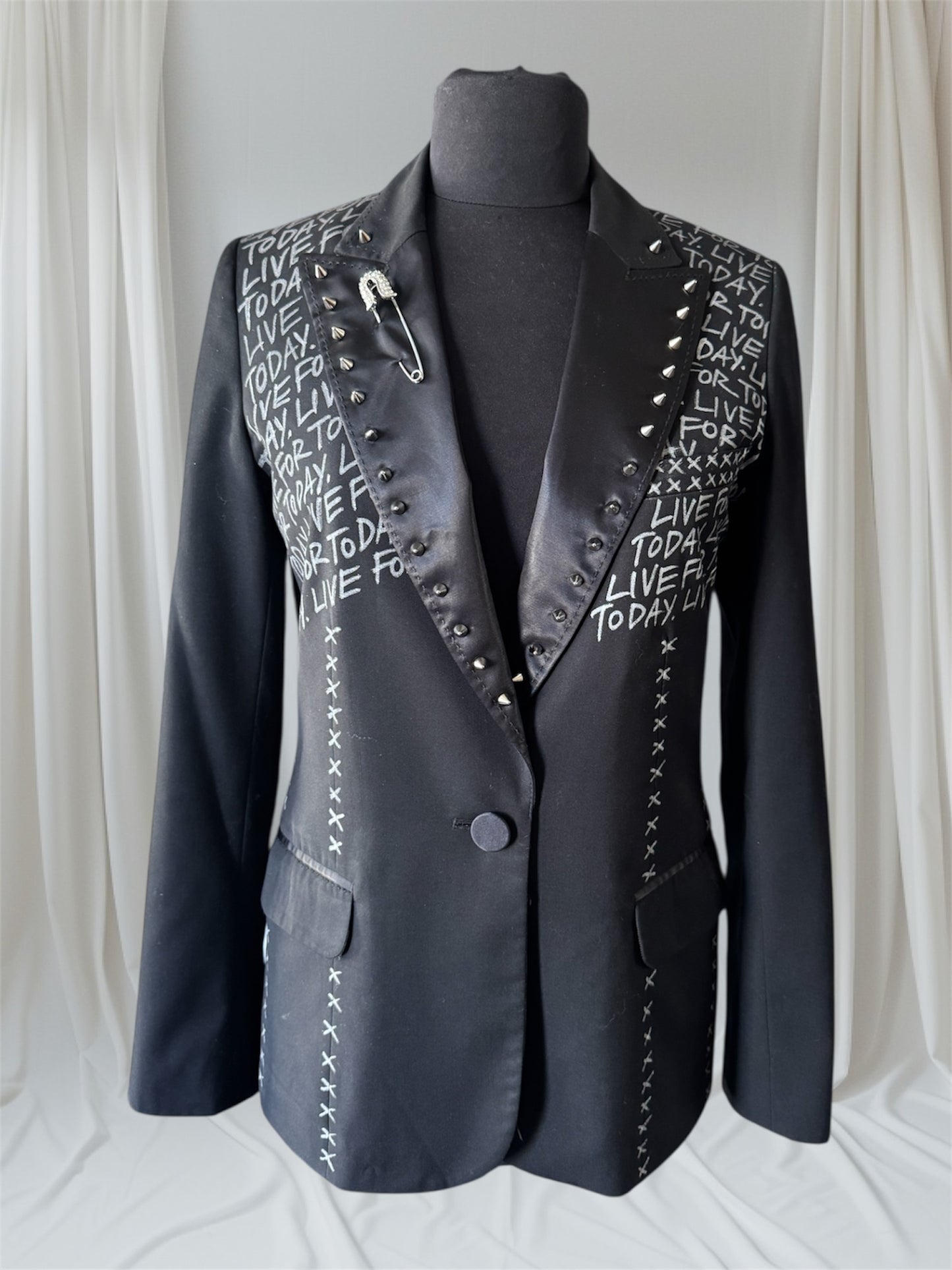 LIVE FOR TODAY Size 10 Women's Suit Jacket