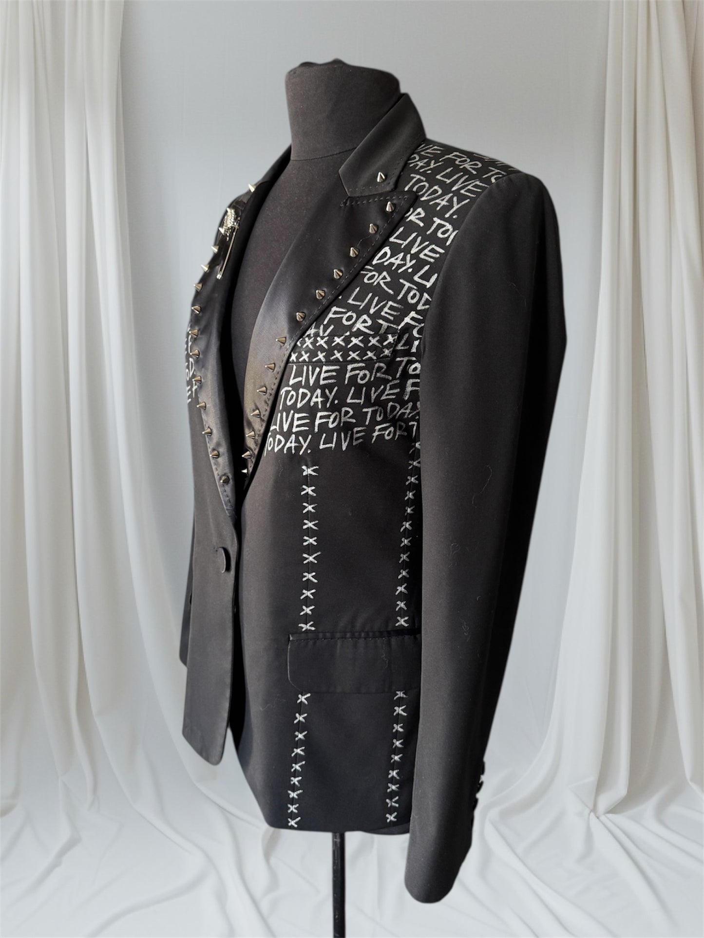 LIVE FOR TODAY Size 10 Women's Suit Jacket