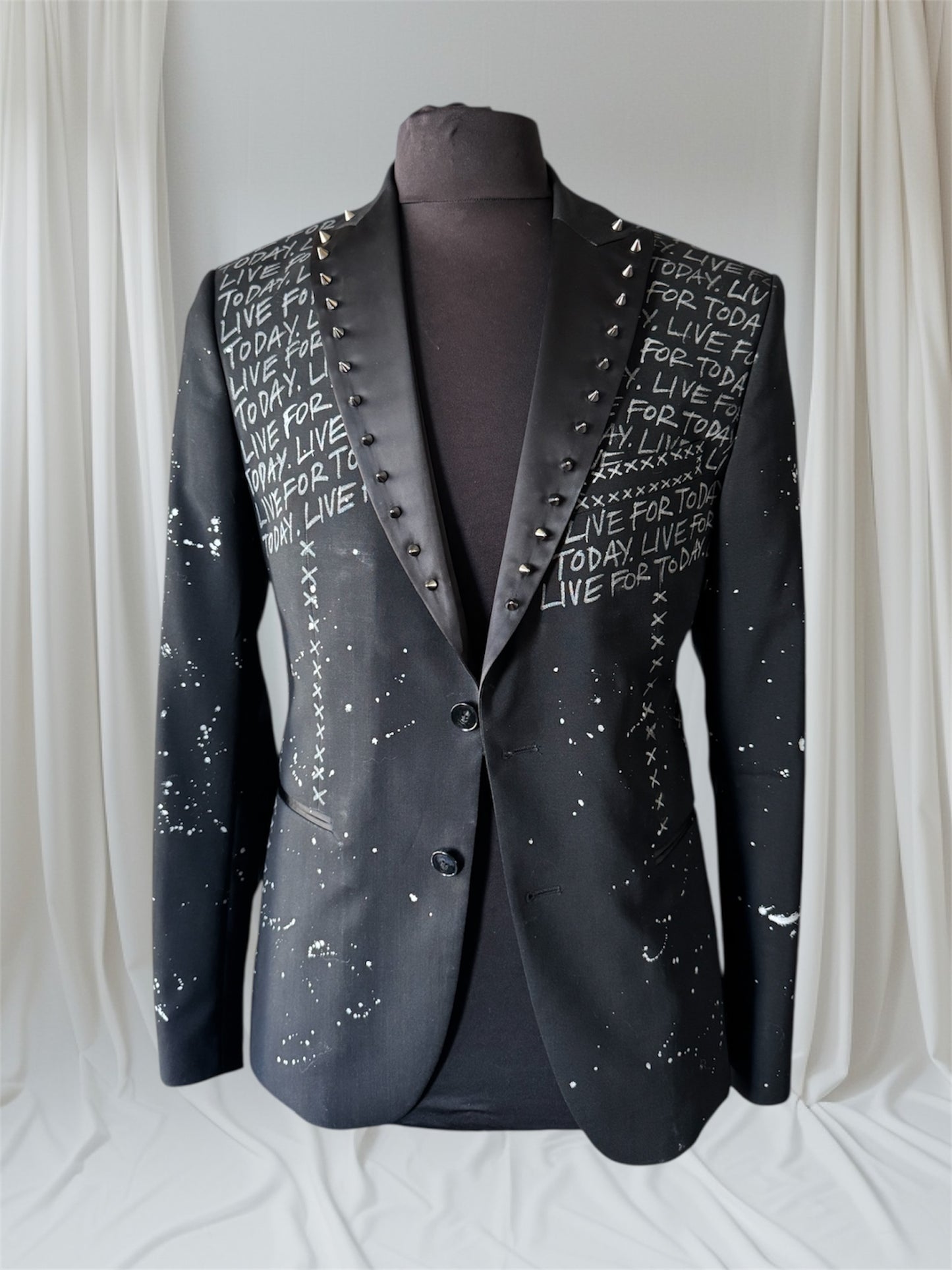 LIVE FOR TODAY Men's Tuxedo Jacket, 36