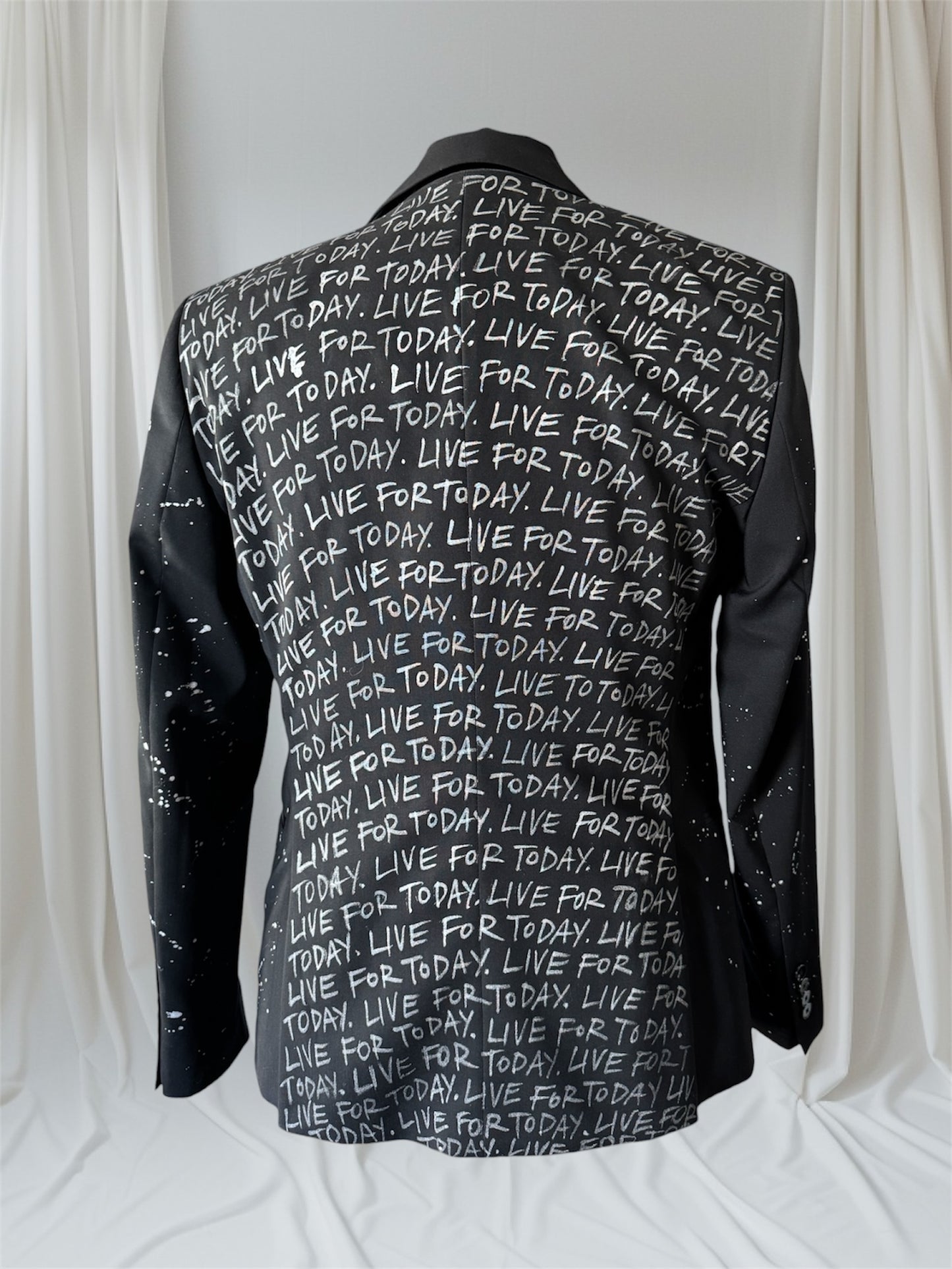 LIVE FOR TODAY Men's Tuxedo Jacket, 36