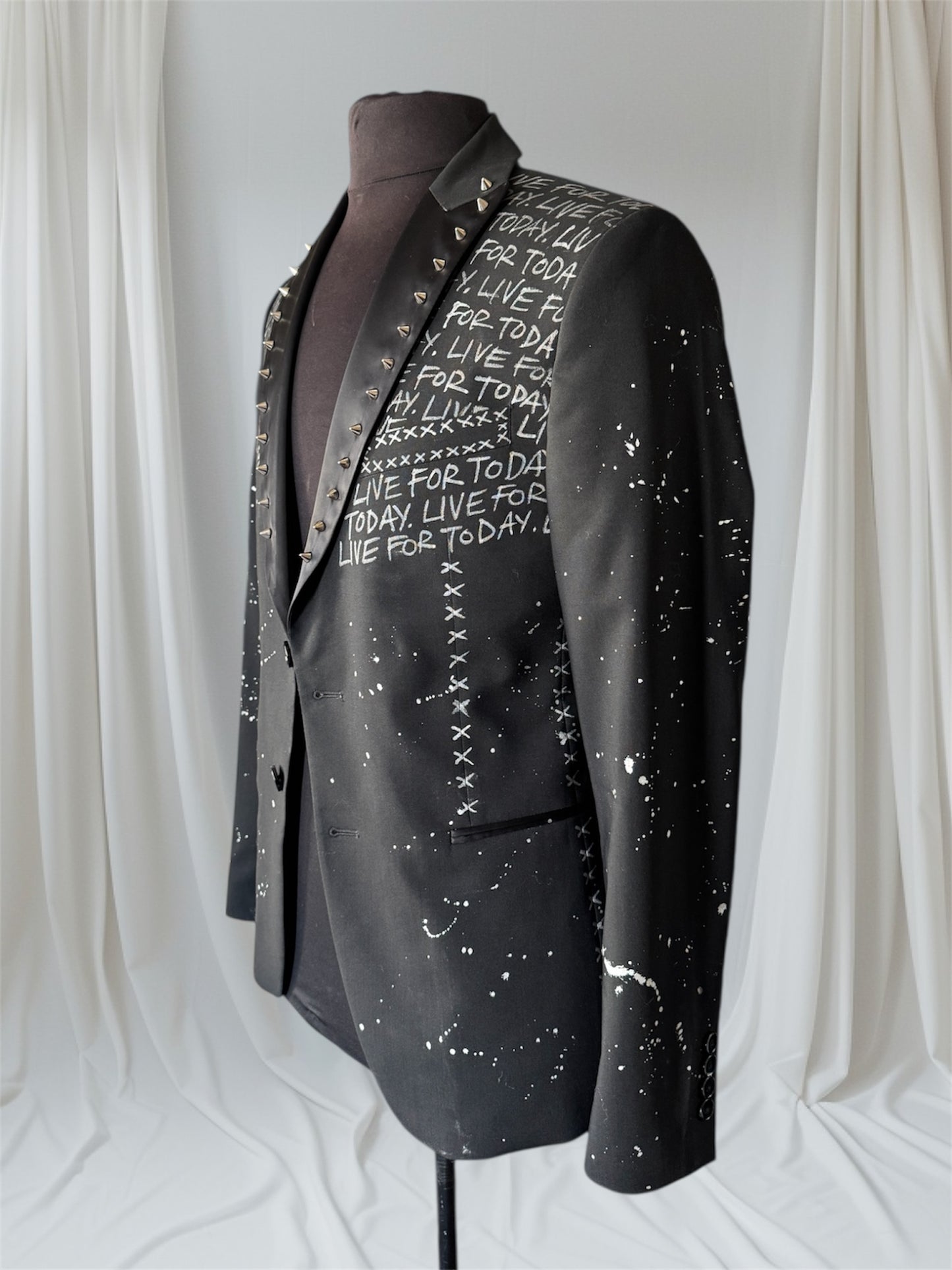 LIVE FOR TODAY Men's Tuxedo Jacket, 36