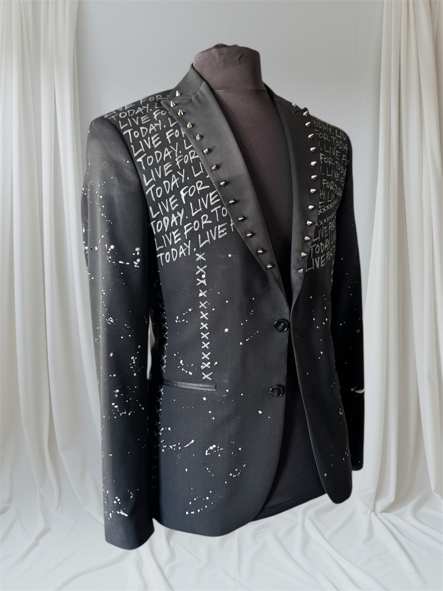 LIVE FOR TODAY Men's Tuxedo Jacket, 36