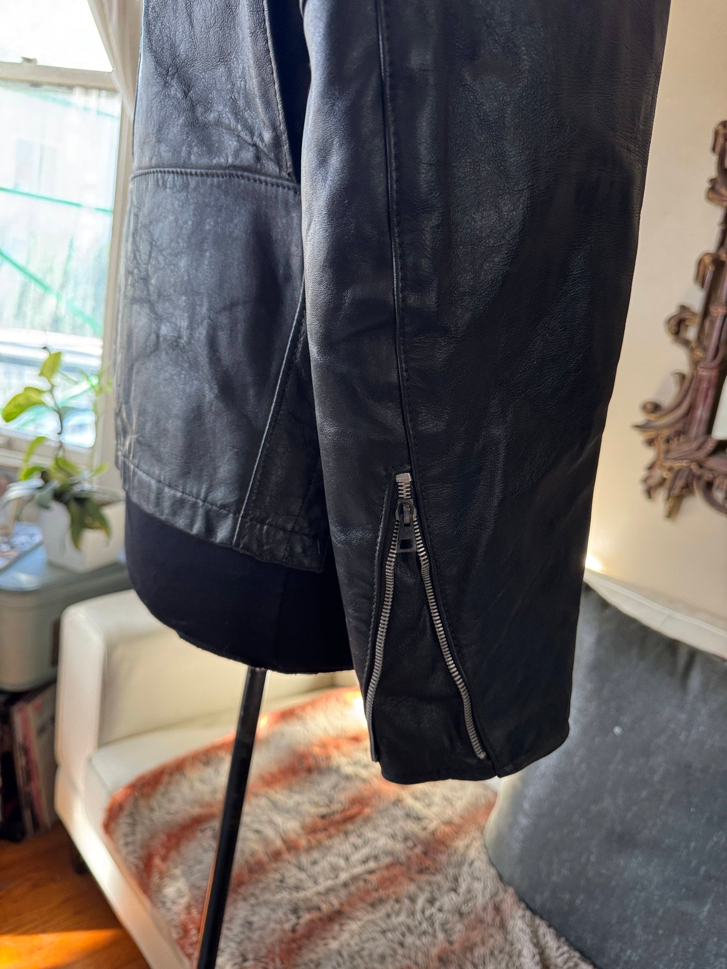 Men's Vintage Black Leather Cafe Racer Jacket, M/ 40R
