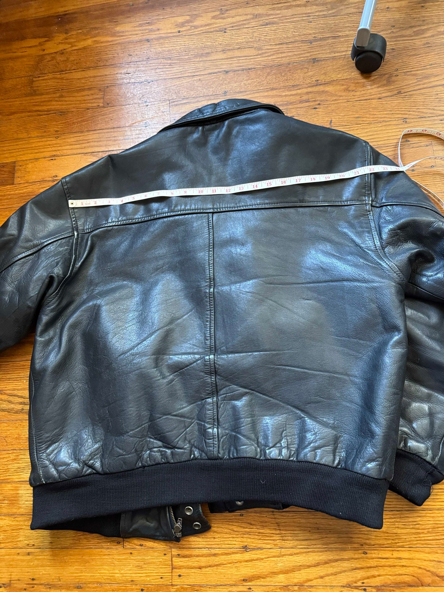 Vintage Men's Black Leather Bomber Jacket, XL, 46