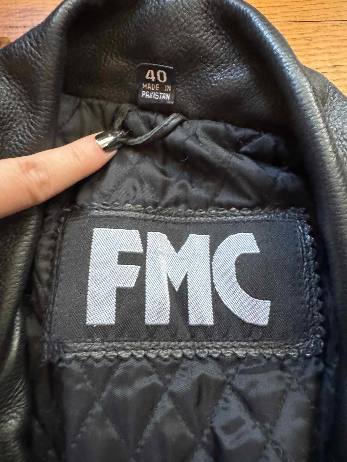 Men's Vintage Black Leather Motorcycle Jacket, M 40