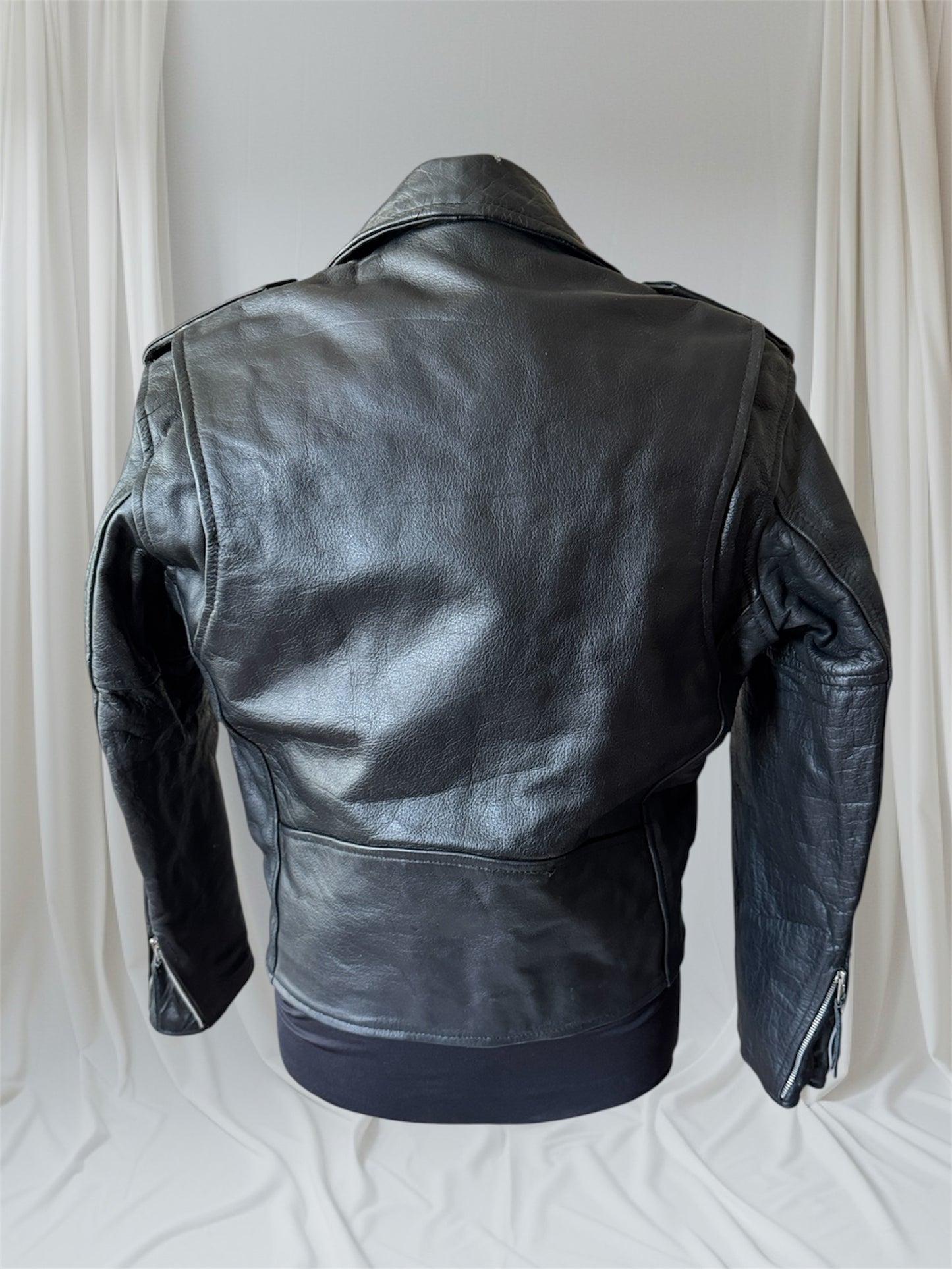 Men's Vintage Black Leather Motorcycle Jacket, 40, M