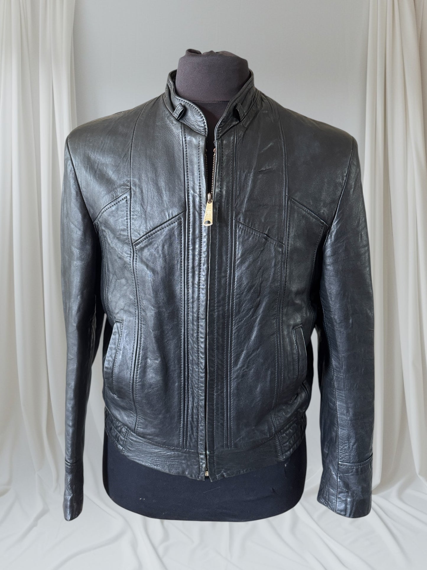 Men's Vintage Black Leather Bomber Jacket, 40, M