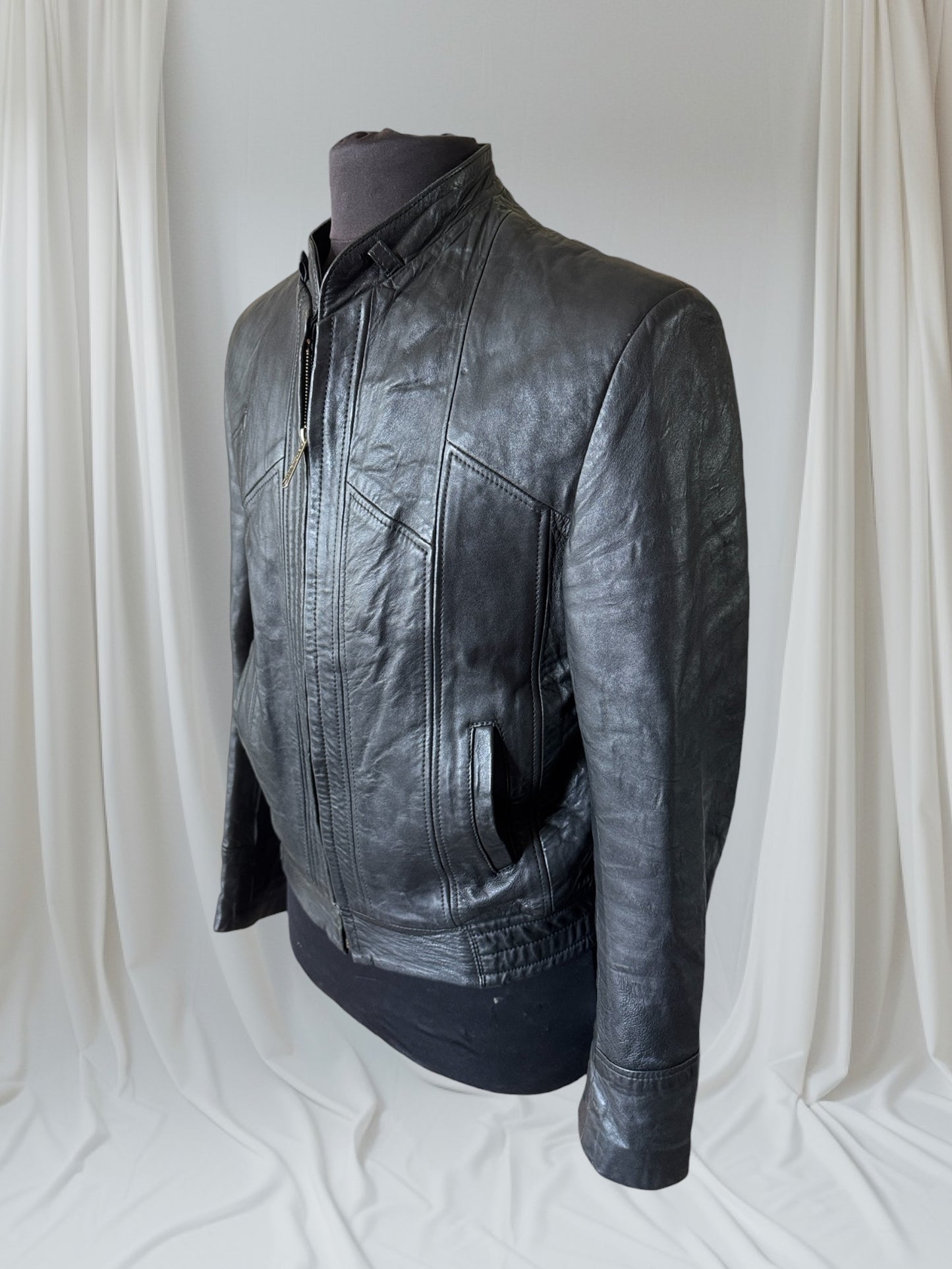 Men's Vintage Black Leather Bomber Jacket, 40, M