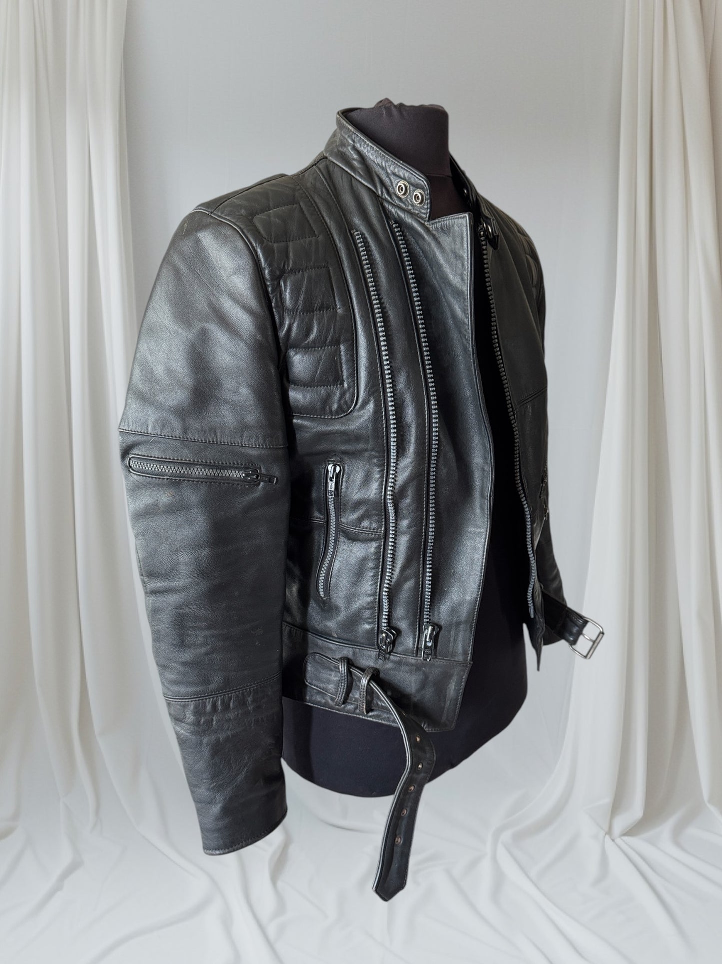 Men's Vintage Black Leather Motorcycle Jacket, 38/ S