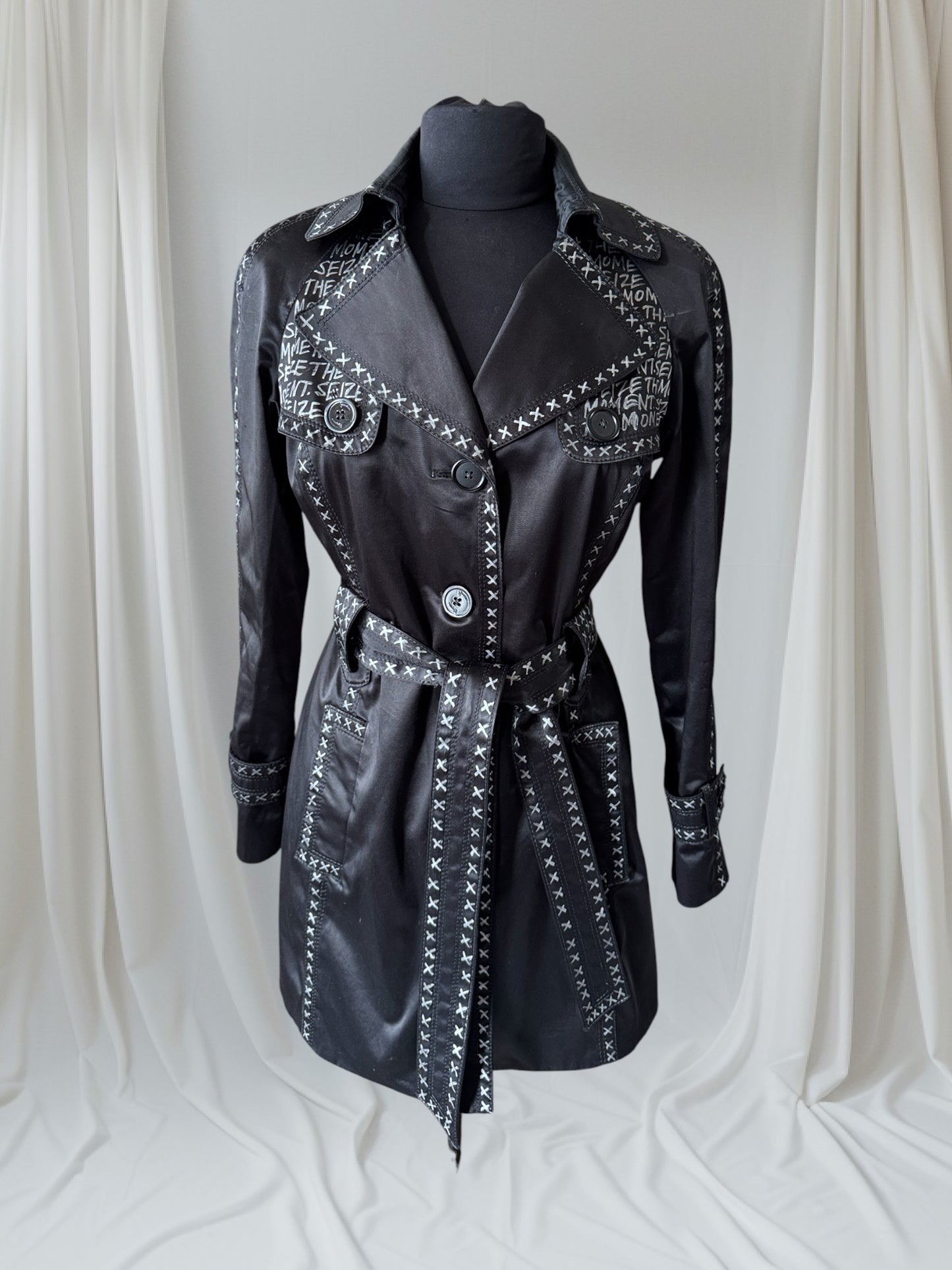 Seize The Moment Womens Trench Coat, M
