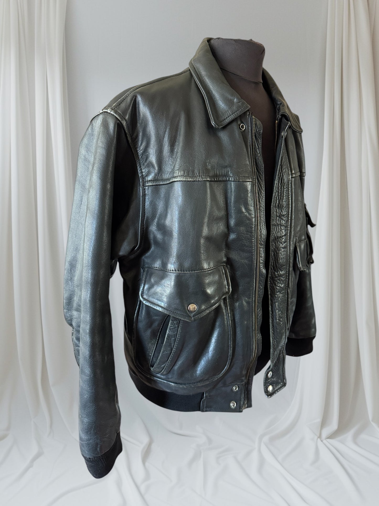 Vintage Men's Black Leather Bomber Jacket, XL, 46