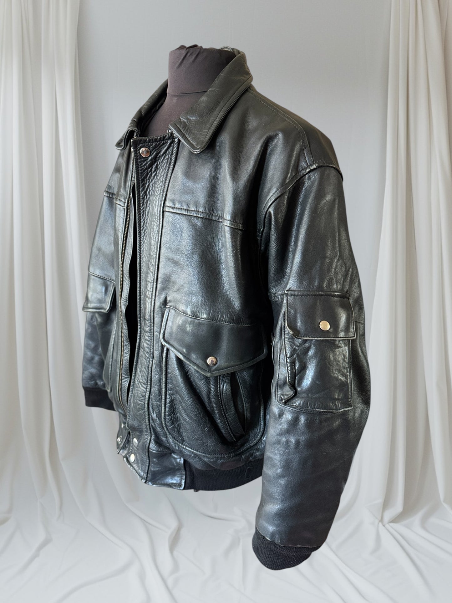 Vintage Men's Black Leather Bomber Jacket, XL, 46