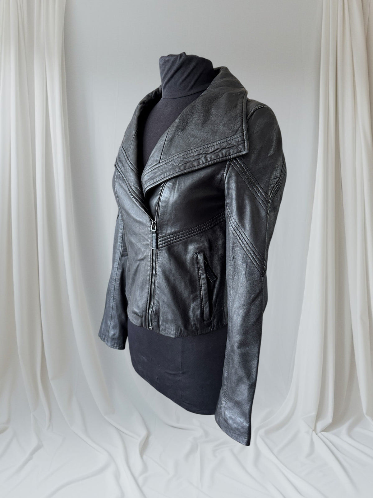 Women's Lambskin Leather Motorcycle Jacket, XS
