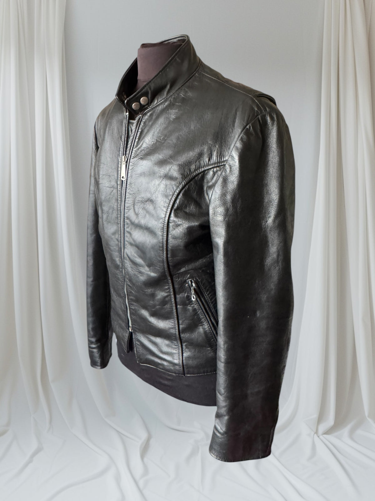 Men's Vintage Black Leather Cafe Racer Jacket, L 42