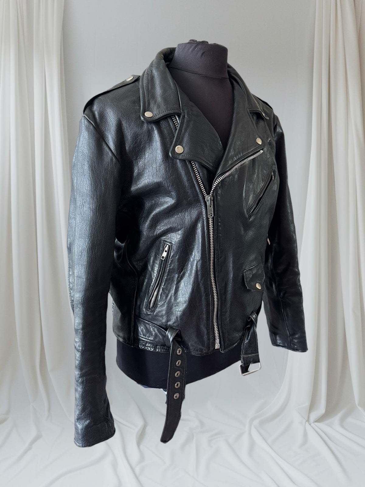 Men's Vintage Black Leather Motorcycle Jacket, XL 44