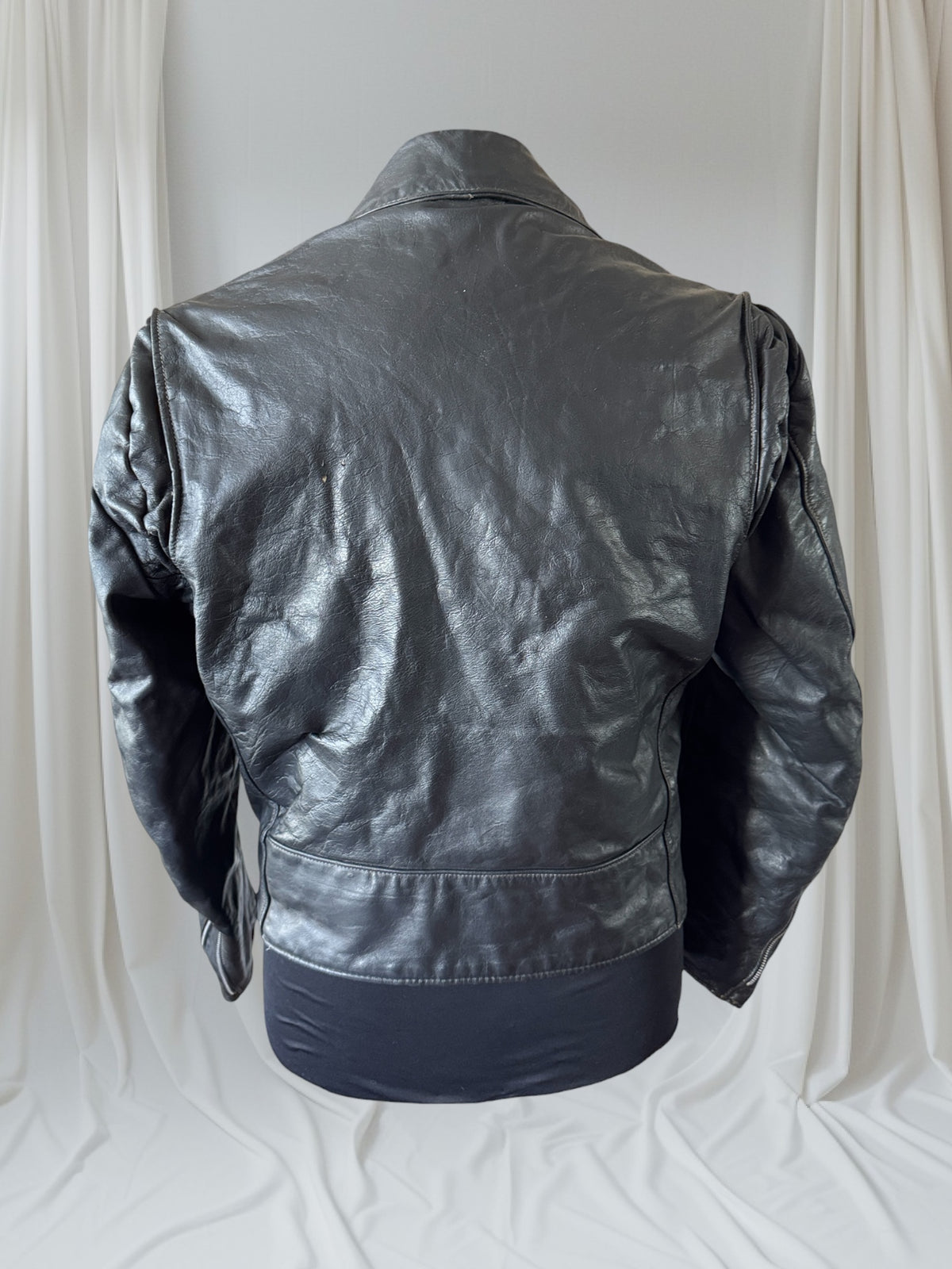 Men's Vintage Black Leather Motorcycle Jacket, M 40