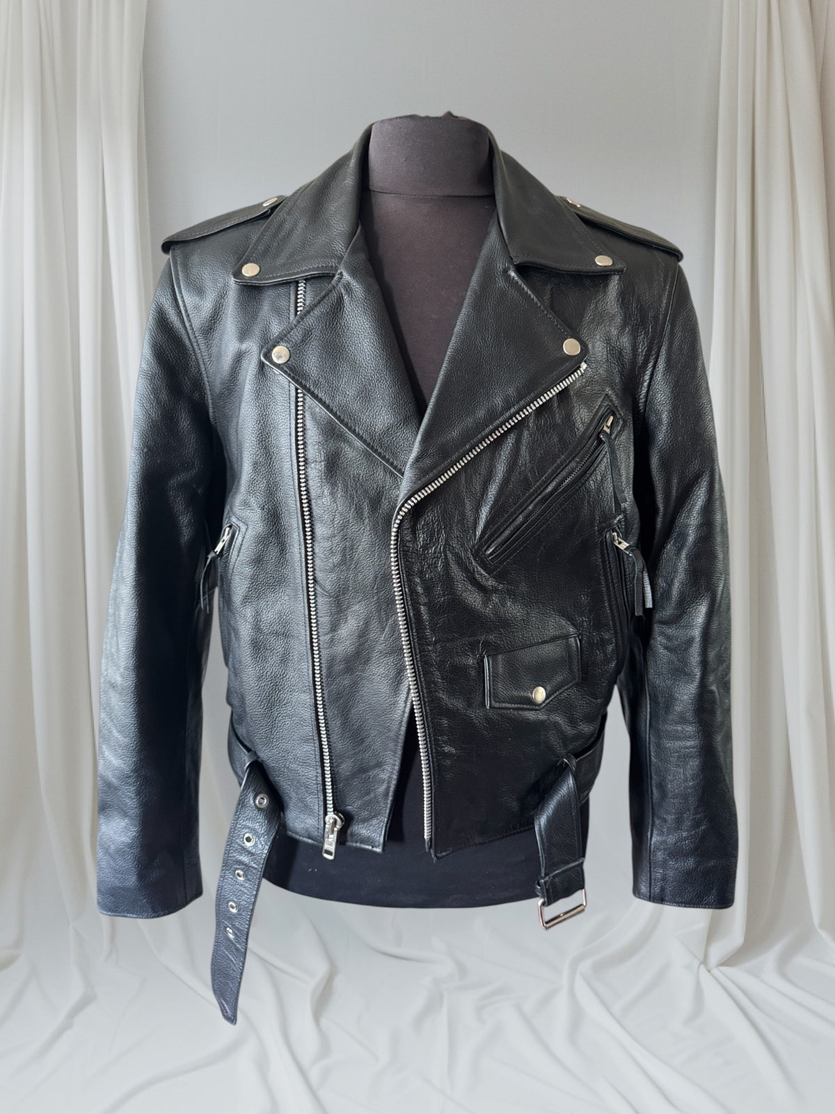 Men's Vintage Black Leather Motorcycle Jacket, M 40