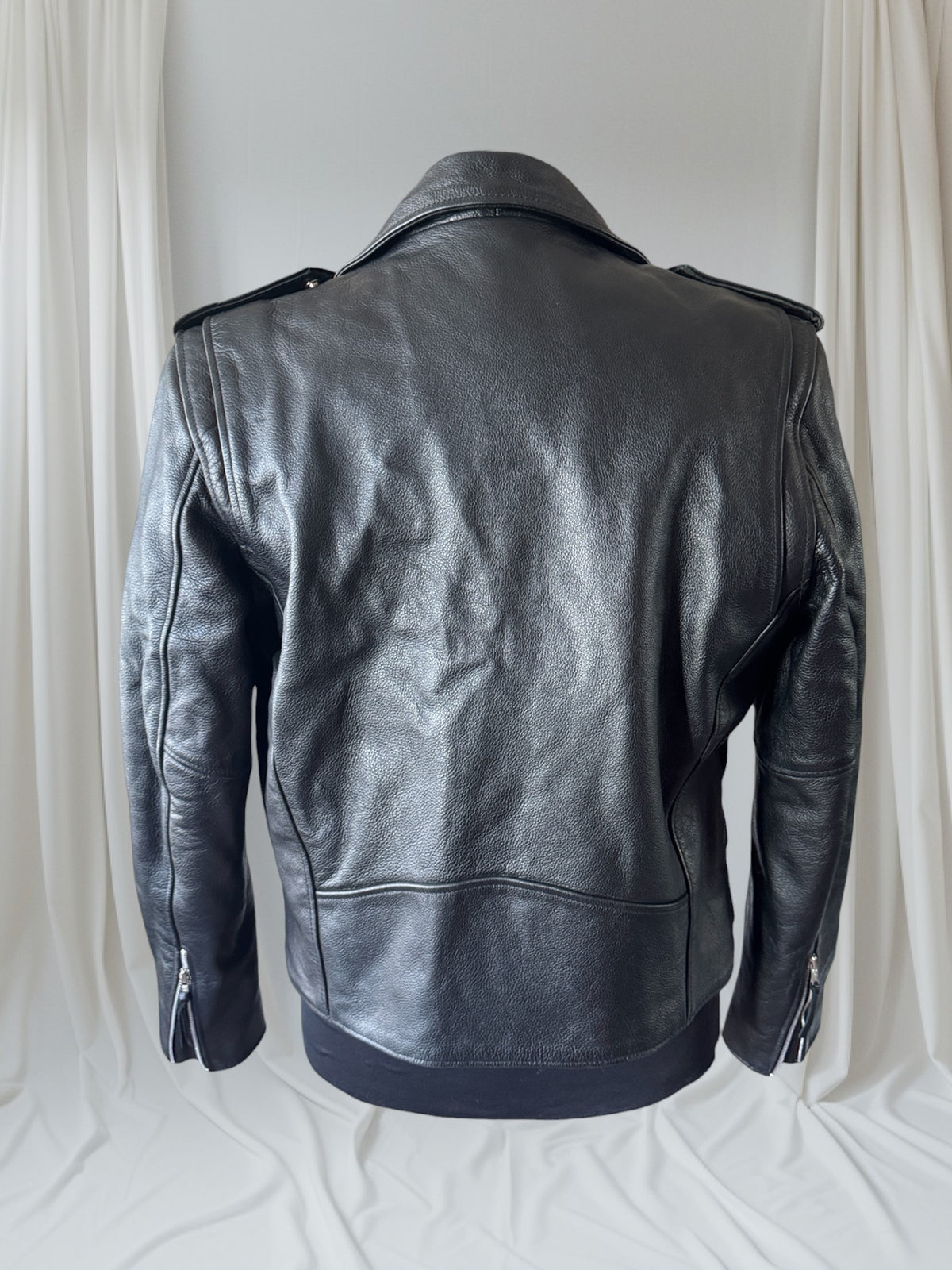 Men's Vintage Black Leather Motorcycle Jacket, M 40