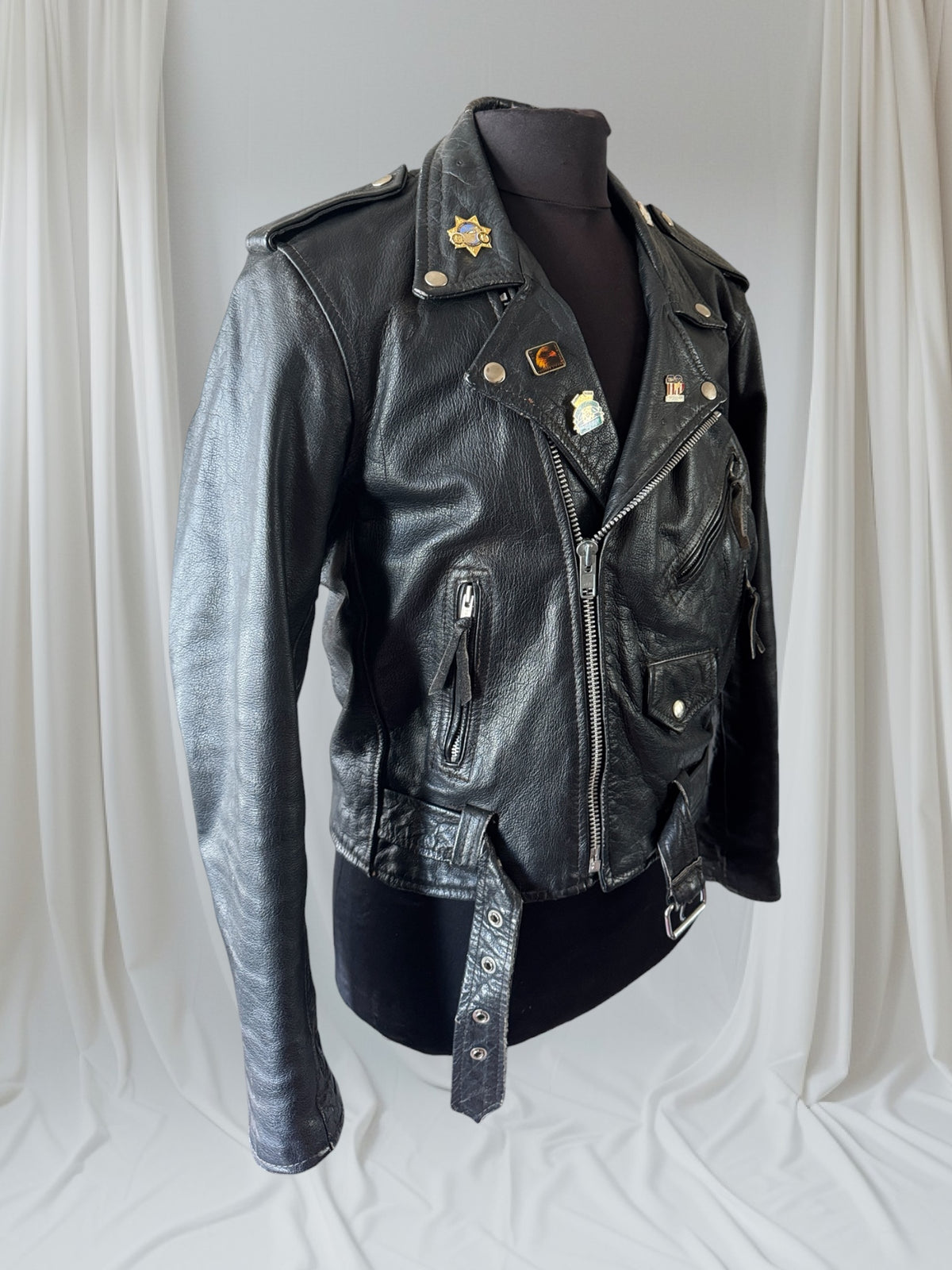 Men's Vintage Black Leather Motorcycle Jacket, M 42