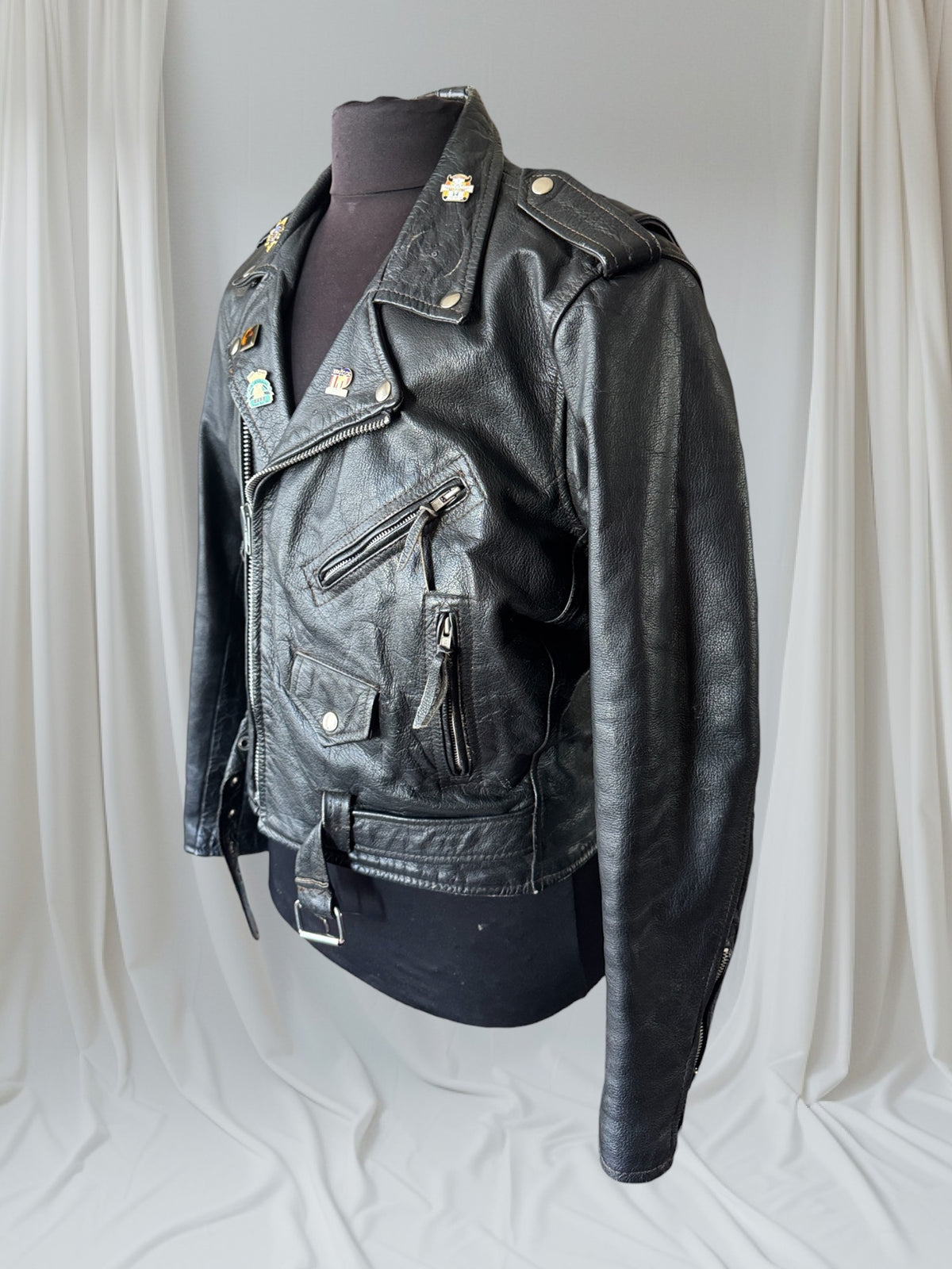 Men's Vintage Black Leather Motorcycle Jacket, M 42