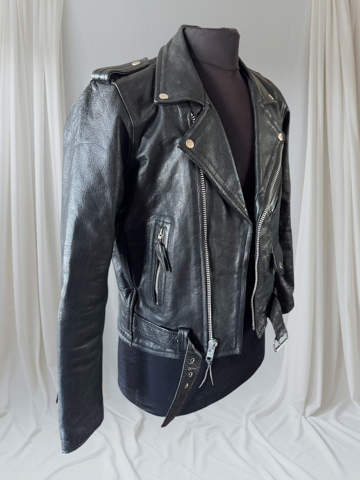 Men's Vintage Black Leather Motorcycle Jacket, M/ 38