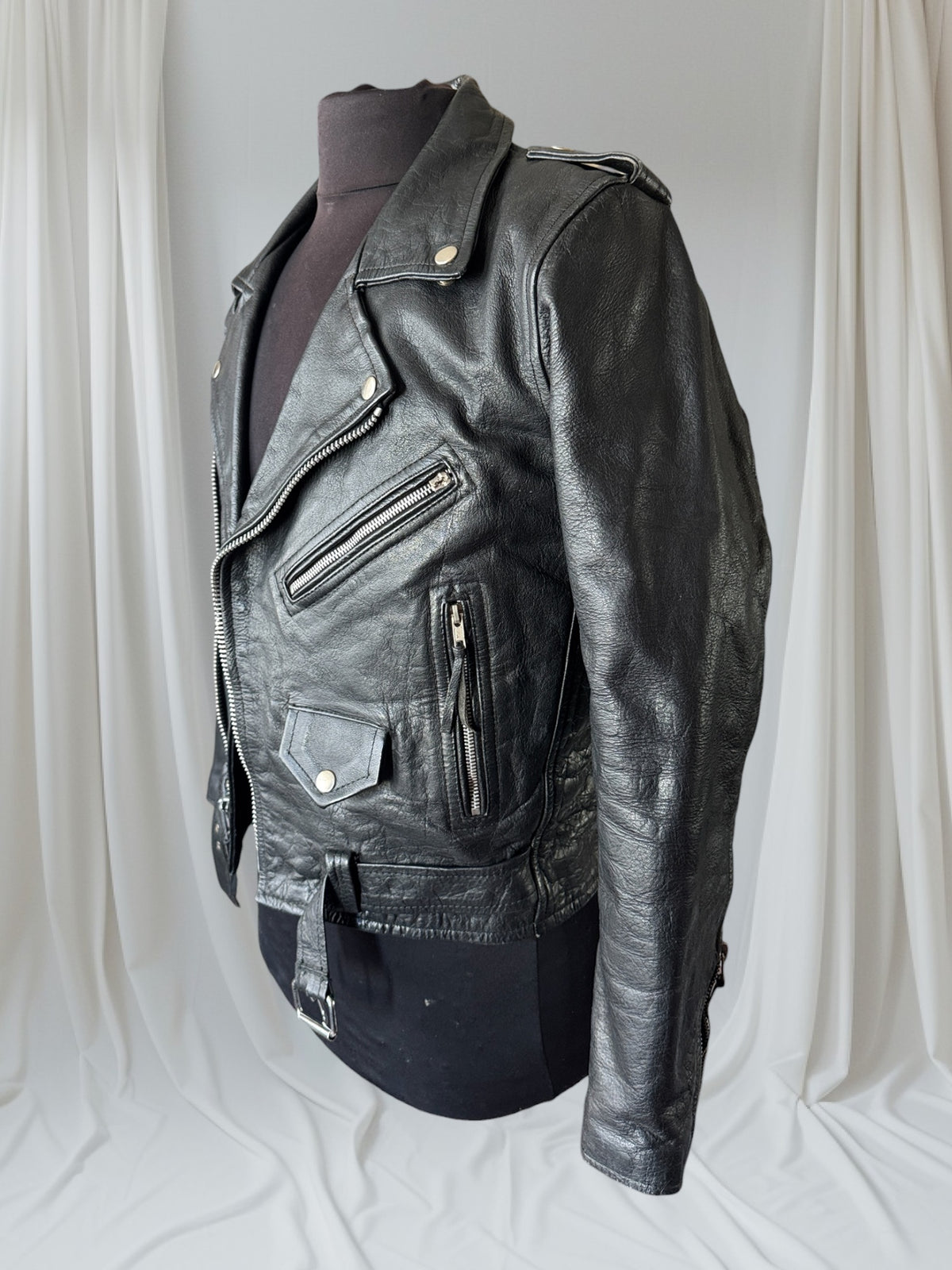 Men's Vintage Black Leather Motorcycle Jacket, M/ 38