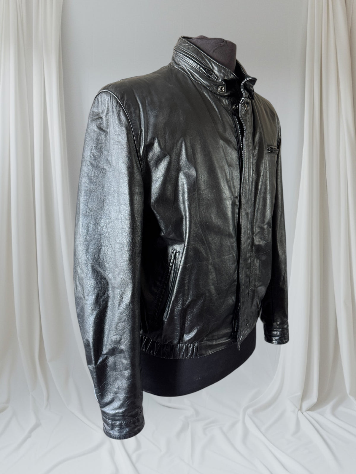 Men's 1970's Black Vintage Leather Bomber Jacket, 38 / M