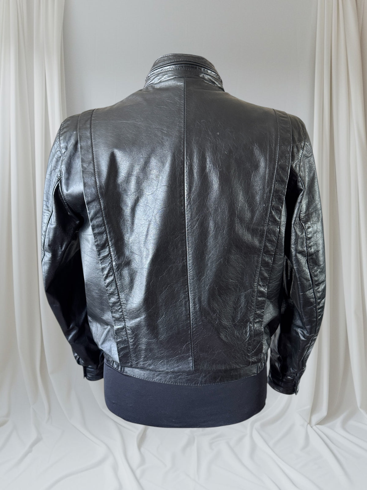 Men's 1970's Black Vintage Leather Bomber Jacket, 38 / M