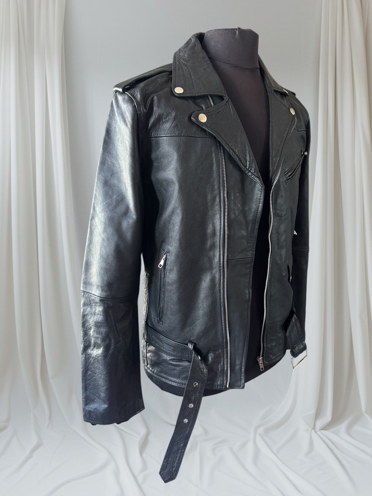 Men's Vintage Black Leather Motorcycle Jacket, M 42 (Slim)