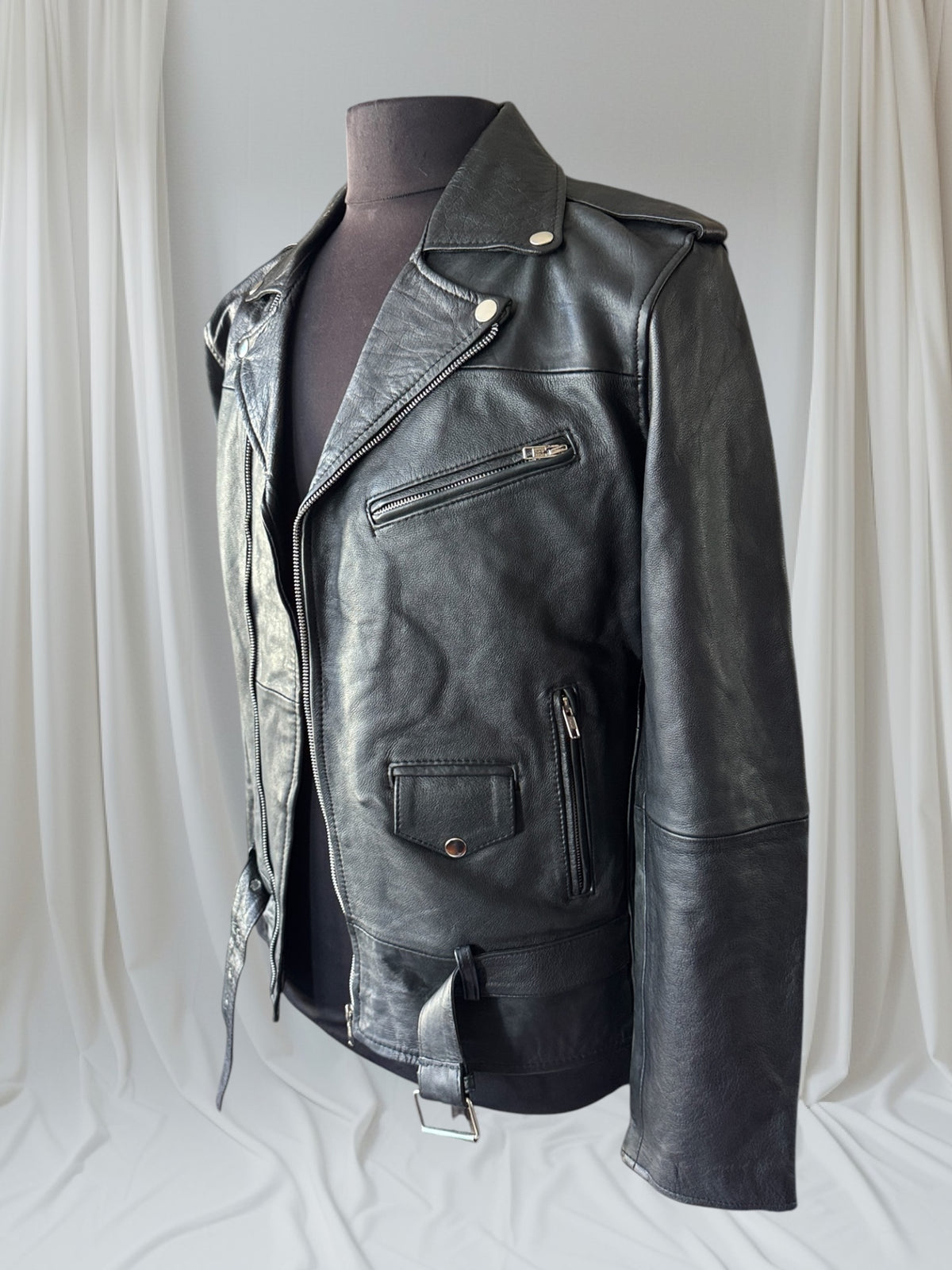Men's Vintage Black Leather Motorcycle Jacket, M 42 (Slim)