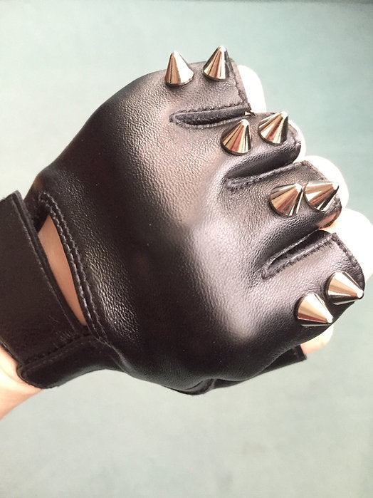 Black Leather Gloves with 2 Silver Spikes