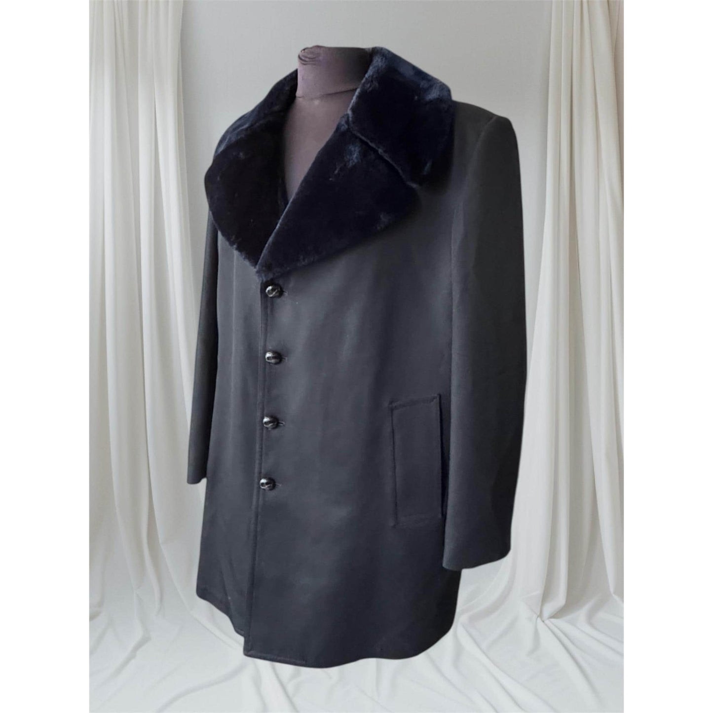 Men's Black London Fog Pea Coat/ Trench Coat with Faux Fur Collar, 42R/ Large